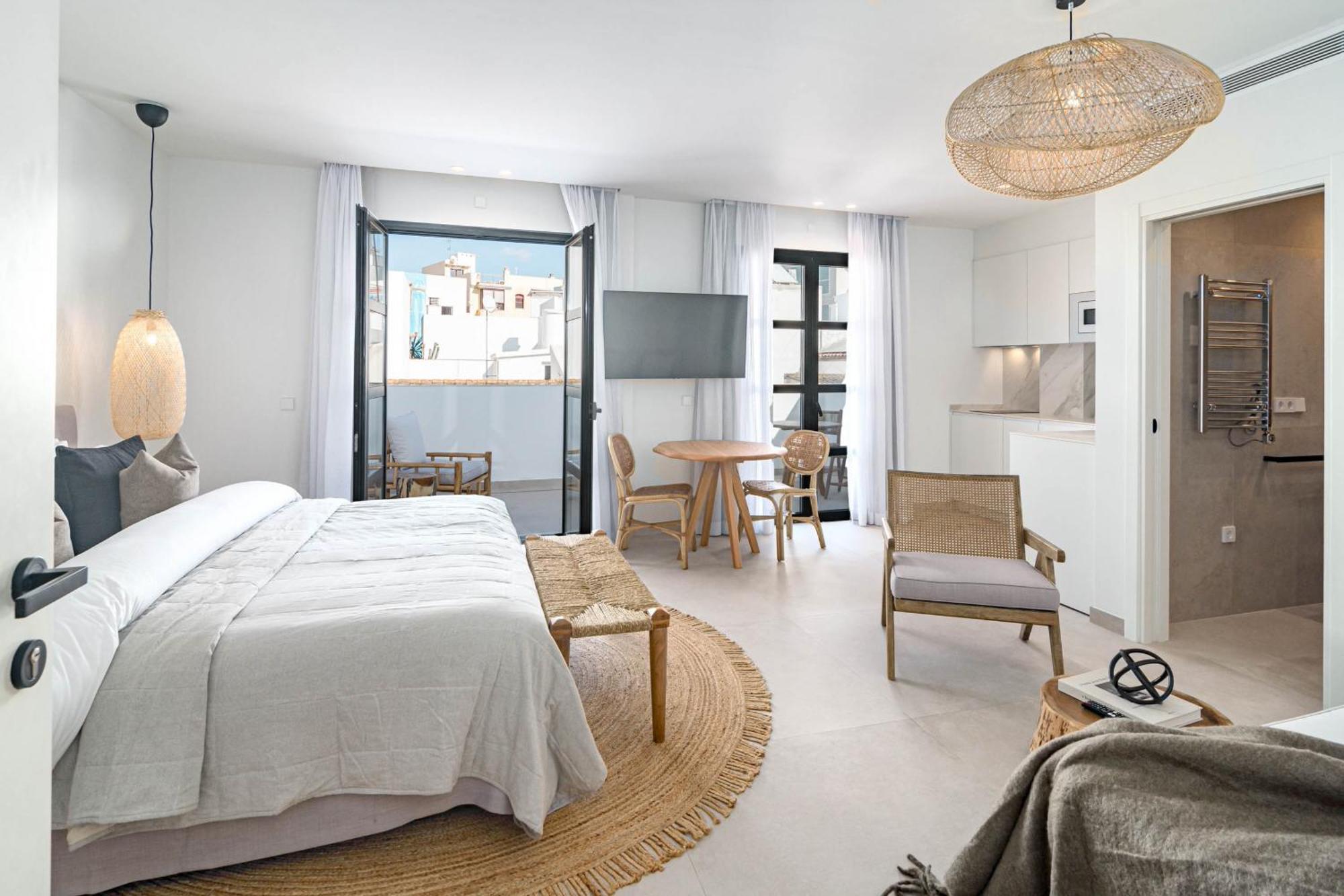 Seaclub Suites Estepona Ngoại thất bức ảnh