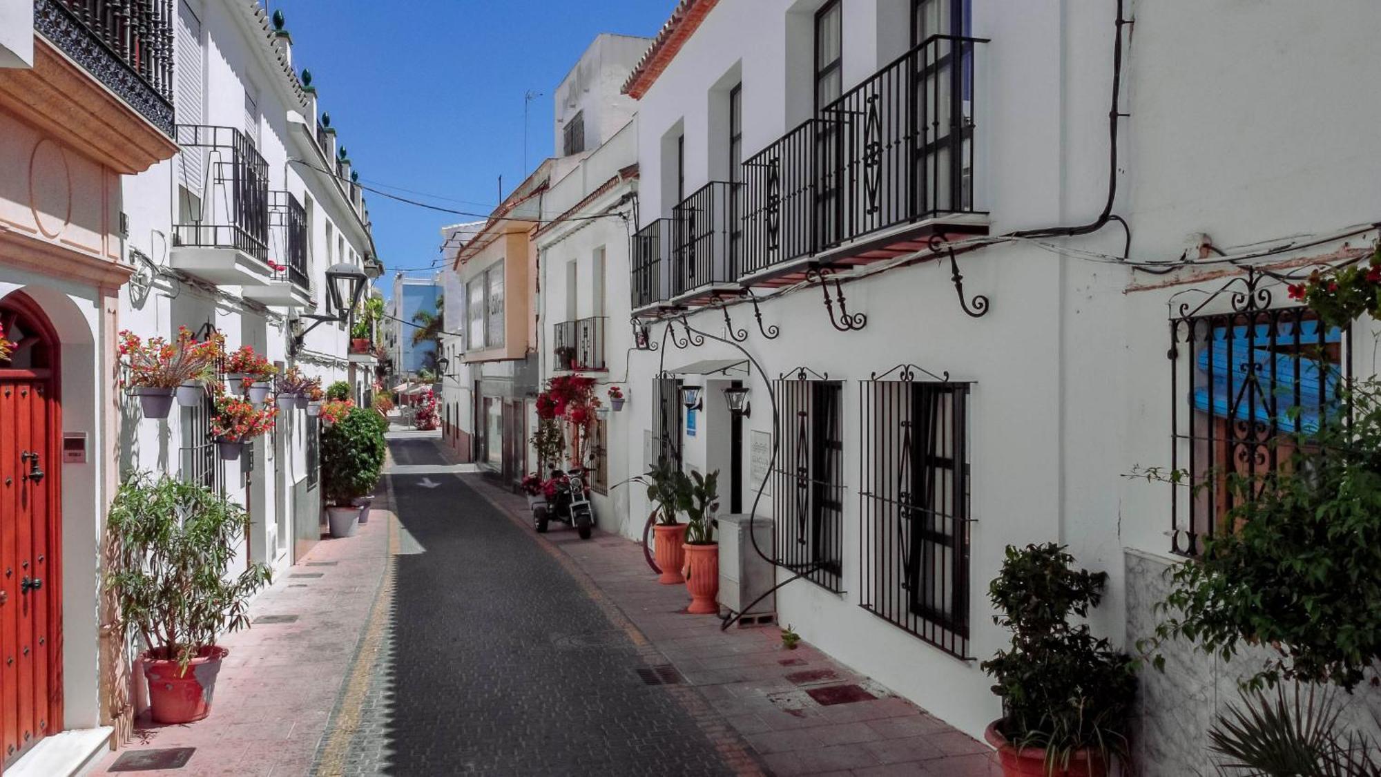 Seaclub Suites Estepona Ngoại thất bức ảnh