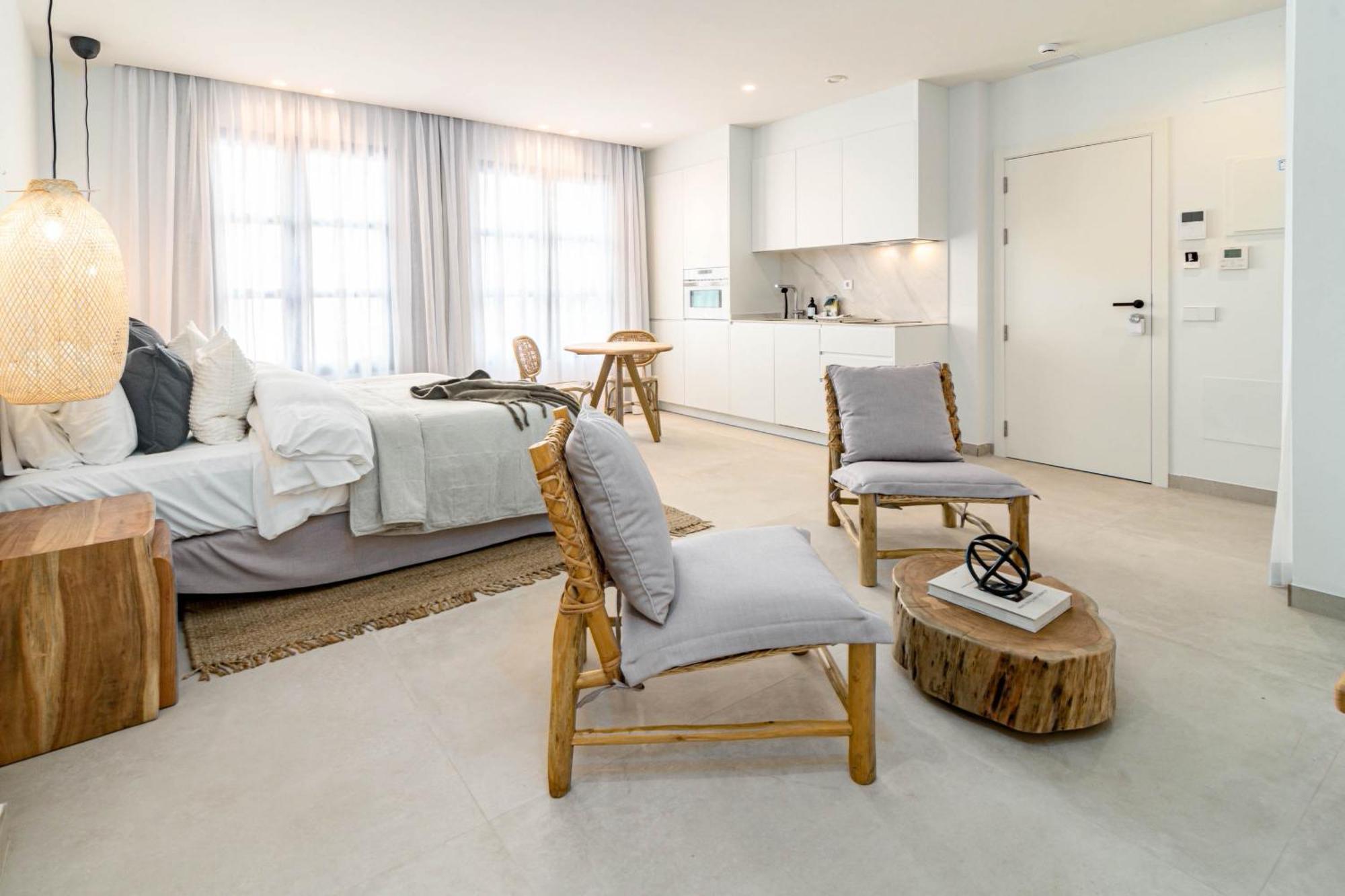 Seaclub Suites Estepona Ngoại thất bức ảnh