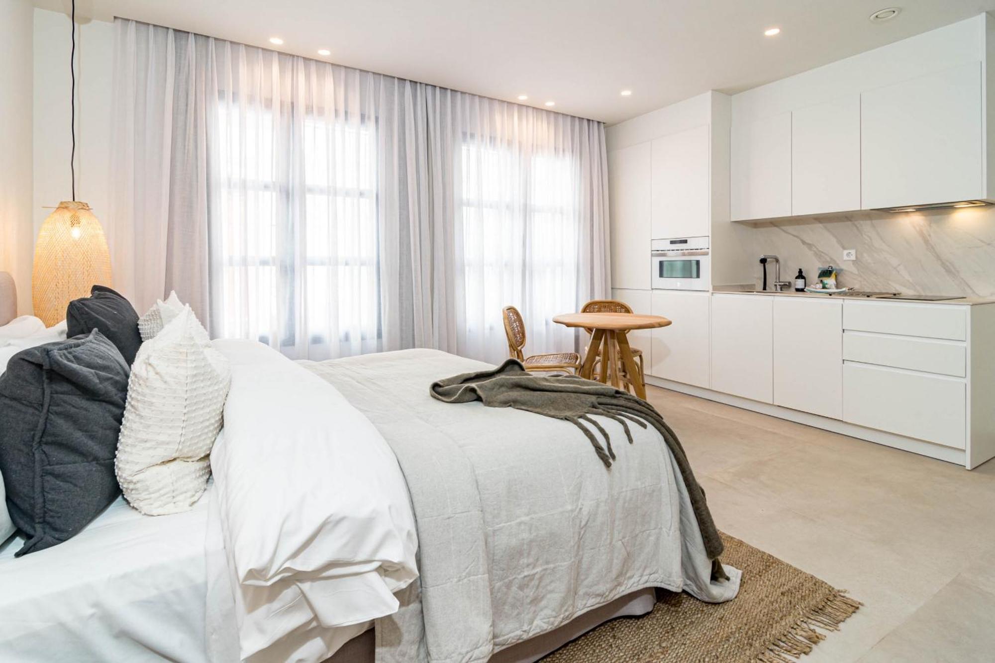 Seaclub Suites Estepona Ngoại thất bức ảnh